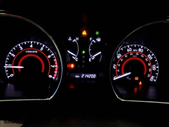 ✅ 2013 Toyota Highlander SE • VIN: 5TDZK3EH8DS133903 • Лот: 86811715. Опубликован ранее на Copart с пробегом 214 200 миль. Бесплатный доступ к архиву аукционных продаж из США и подробный отчёт об истории автомобиля на DreamBid. Изображение 9.