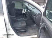 ✅ 2015 Chevrolet Traverse LT • VIN: 1GNKRHKD1FJ146849 • Lot: 42425111. Listed on IAAI with Not provided. Free auction sales archive from the USA and detailed vehicle history report at DreamBid. Image 5.