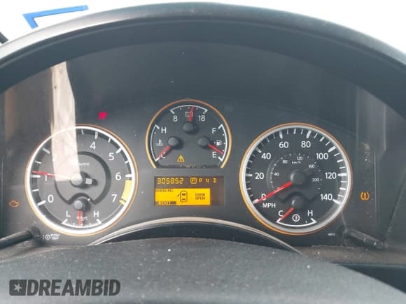 ✅ 2012 Nissan Titan SL • VIN: 1N6BA0ED2CN307658 • Lot: 42369756. Wystawiony na IAAI z przebiegiem 305 852 mil. Bezpłatny archiwum sprzedaży aukcyjnych z USA i szczegółowy raport historii pojazdu na DreamBid. Zdjęcie 7.