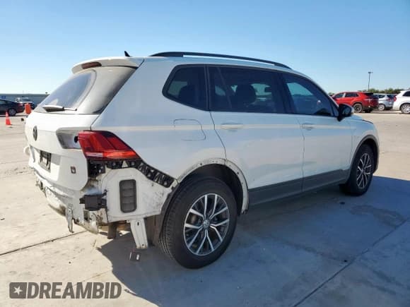 ✅ 2021 Volkswagen Tiguan S • VIN: 3VV1B7AX2MM000492 • Lot: 90380955. Wystawiony na Copart z przebiegiem 45 670 mil. Bezpłatny archiwum sprzedaży aukcyjnych z USA i szczegółowy raport historii pojazdu na DreamBid. Zdjęcie 3.