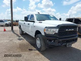 ✅ 2022 Ram 2500 Tradesman • VIN: 3C6UR5HJ4NG345415 • Lot: 42565756. Wystawiony na IAAI z przebiegiem 131 495 mil. Bezpłatny archiwum sprzedaży aukcyjnych z USA i szczegółowy raport historii pojazdu na DreamBid. Zdjęcie 1.