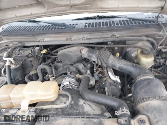 ✅ 2004 Ford F-250 XL • VIN: 1FTNX20L34EA13731 • Lot: 41510742. Wystawiony na IAAI z przebiegiem 323 217 mil. Bezpłatny archiwum sprzedaży aukcyjnych z USA i szczegółowy raport historii pojazdu na DreamBid. Zdjęcie 10.