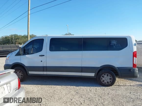 ✅ 2017 Ford Transit XL • VIN: 1FBZX2ZM5HKA20740 • Lot: 41144911. Wystawiony na IAAI z przebiegiem 201 936 mil. Bezpłatny archiwum sprzedaży aukcyjnych z USA i szczegółowy raport historii pojazdu na DreamBid. Zdjęcie 14.
