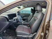 ✅ 2025 Nissan Kicks SR • VIN: 3N8AP6DA0SL323853 • Lot: 85579575. Wystawiony na Copart z przebiegiem 15 031 mil. Bezpłatny archiwum sprzedaży aukcyjnych z USA i szczegółowy raport historii pojazdu na DreamBid. Zdjęcie 7.