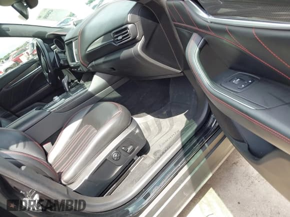 ✅ 2019 Maserati Levante • VIN: ZN661XUAXKX323919 • Lot: 42484880. Wystawiony na IAAI z przebiegiem 71 024 mil. Bezpłatny archiwum sprzedaży aukcyjnych z USA i szczegółowy raport historii pojazdu na DreamBid. Zdjęcie 5.