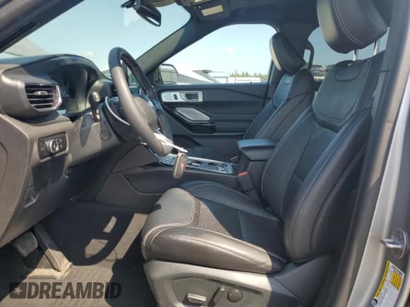 ✅ 2024 Ford Explorer ST • VIN: 1FM5K8GC7RGA63188 • Lot: 68611185. Listed on Copart with 15,015 mi. Free auction sales archive from the USA and detailed vehicle history report at DreamBid. Image 7.