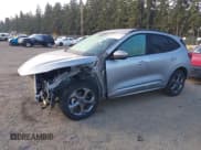 ✅ 2023 Ford Escape ST-Line Select • VIN: 1FMCU9NZ3PUB48039 • Lot: 43517701. Wystawiony na IAAI z przebiegiem 22 830 mil. Bezpłatny archiwum sprzedaży aukcyjnych z USA i szczegółowy raport historii pojazdu na DreamBid. Zdjęcie 2.