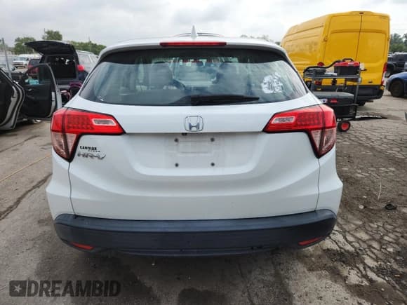 ✅ 2018 Honda HR-V LX • VIN: 3CZRU5H3XJM722253 • Lot: 84007935. Listed on Copart with 75,426 mi. Free auction sales archive from the USA and detailed vehicle history report at DreamBid. Image 6.