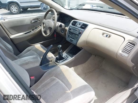 ✅ 1999 Honda Accord LX • VIN: 1HGCG5543XA010318 • Лот: 42719495. Опубликован ранее на IAAI с пробегом 195 929 миль. Бесплатный доступ к архиву аукционных продаж из США и подробный отчёт об истории автомобиля на DreamBid. Изображение 5.