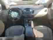 2014 Hyundai Tucson SE z VIN KM8JU3AG5EU925956, wystawiony jako Copart lot #81228635 z przebiegiem 160 392 mil mil oraz Szkoda całkowita • Salvage title. Historia ofert i sprzedaży dostępna na DreamBid. Obrazek 8.