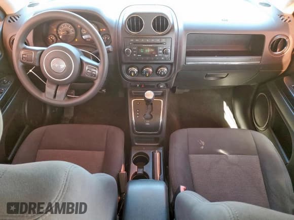 ✅ 2017 Jeep Patriot Sport SE • VIN: 1C4NJPBA6HD116051 • Lot: 66892585. Listed on Copart with 138,282 mi. Free auction sales archive from the USA and detailed vehicle history report at DreamBid. Image 8.