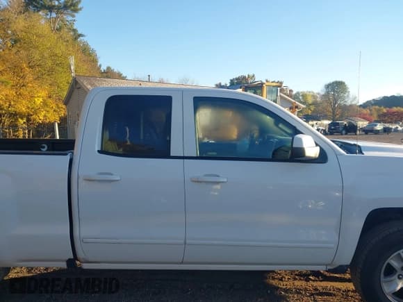 ✅ 2018 Chevrolet Silverado 1500 LT • VIN: 1GCRCREH8JZ162392 • Лот: 43517044. Опубликован ранее на IAAI с пробегом 226 640 миль. Бесплатный доступ к архиву аукционных продаж из США и подробный отчёт об истории автомобиля на DreamBid. Изображение 14.