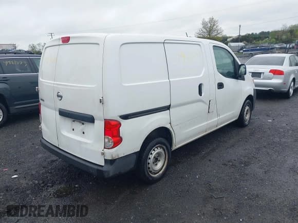 ✅ 2013 Nissan NV200 SV • VIN: 3N6CM0KN4DK695217 • Lot: 41969055. Listed on IAAI with 314,223 mi. Free auction sales archive from the USA and detailed vehicle history report at DreamBid. Image 4.