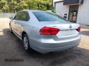 ✅ 2012 Volkswagen Passat S • VIN: 1VWAP7A3XCC020614 • Lot: 42556963. Wystawiony na IAAI z przebiegiem 178 714 mil. Bezpłatny archiwum sprzedaży aukcyjnych z USA i szczegółowy raport historii pojazdu na DreamBid. Zdjęcie 3.