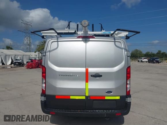 ✅ 2023 Ford Transit Cargo • VIN: 1FTYE1Y84PKB66265 • Lot: 41675685. Wystawiony na IAAI z przebiegiem 3 608 mil. Bezpłatny archiwum sprzedaży aukcyjnych z USA i szczegółowy raport historii pojazdu na DreamBid. Zdjęcie 16.