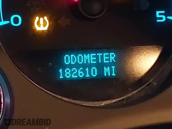 ✅ 2008 Chevrolet Silverado 2500HD 1LT • VIN: 1GCHK29698E176379 • Lot: 41808600. Wystawiony na IAAI z przebiegiem 182 610 mil. Bezpłatny archiwum sprzedaży aukcyjnych z USA i szczegółowy raport historii pojazdu na DreamBid. Zdjęcie 15.