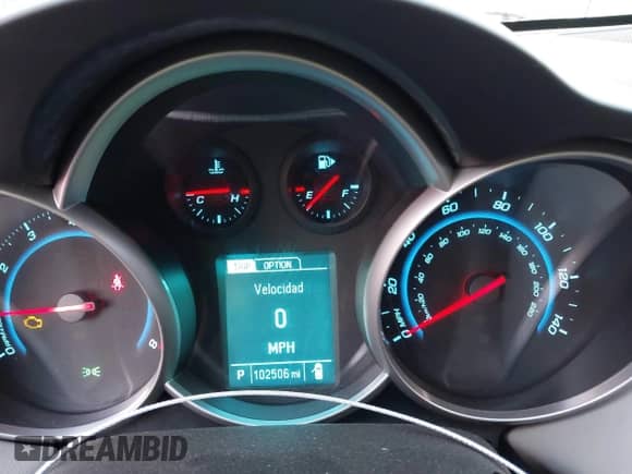 2015 Chevrolet Cruze LS z VIN 1G1PA5SG4F7172429, wystawiony jako IAAI lot #42623007 z przebiegiem 102 506 mil mil oraz . Historia ofert i sprzedaży dostępna na DreamBid. Obrazek 7.