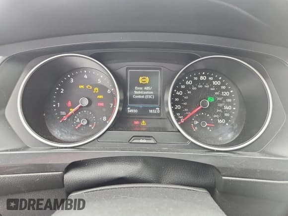 ✅ 2018 Volkswagen Tiguan SEL • VIN: 3VV3B7AX8JM022680 • Lot: 81814305. Listed on Copart with 34,930 mi. Free auction sales archive from the USA and detailed vehicle history report at DreamBid. Image 9.