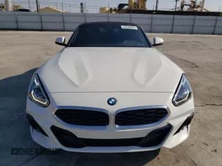 ✅ 2023 BMW Z4 sDrive30i • VIN: WBAHF3C06PWY01020 • Lot: 43236464. Wystawiony na Copart z przebiegiem 6 860 mil. Bezpłatny archiwum sprzedaży aukcyjnych z USA i szczegółowy raport historii pojazdu na DreamBid. Zdjęcie 5.