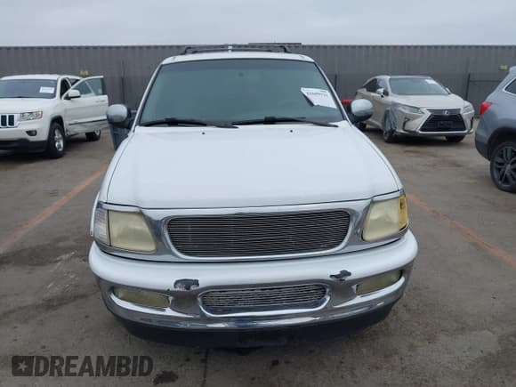 ✅ 1997 Ford Expedition XLT • VIN: 1FMEU1762VLA46635 • Lot: 42609531. Listed on IAAI with 260,254 mi. Free auction sales archive from the USA and detailed vehicle history report at DreamBid. Image 13.