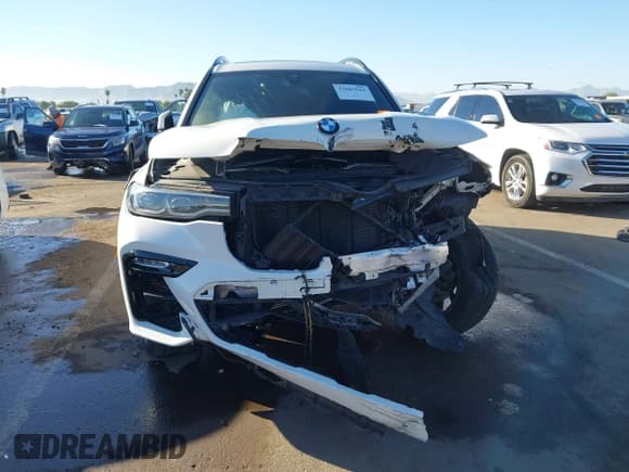 ✅ 2022 BMW X7 xDrive40i • VIN: 5UXCW2C04N9K17913 • Lot: 43603564. Listed on IAAI with 54,949 mi. Free auction sales archive from the USA and detailed vehicle history report at DreamBid. Image 13.
