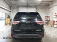 ✅ 2016 Toyota Highlander Limited • VIN: 5TDDKRFH7GS299782 • Lot: 43089466. Wystawiony na IAAI z przebiegiem 111 071 mil. Bezpłatny archiwum sprzedaży aukcyjnych z USA i szczegółowy raport historii pojazdu na DreamBid. Zdjęcie 17.