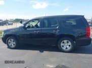 ✅ 2014 Chevrolet Tahoe Commercial • VIN: 1GNLC2E07ER207696 • Lot: 42683132. Wystawiony na IAAI z przebiegiem 116 397 mil. Bezpłatny archiwum sprzedaży aukcyjnych z USA i szczegółowy raport historii pojazdu na DreamBid. Zdjęcie 15.