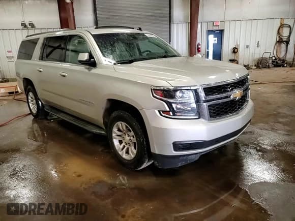 ✅ 2015 Chevrolet Suburban LT • VIN: 1GNSKJKC1FR289952 • Лот: 86842865. Опубликован ранее на Copart с пробегом 224 346 миль. Бесплатный доступ к архиву аукционных продаж из США и подробный отчёт об истории автомобиля на DreamBid. Изображение 14.