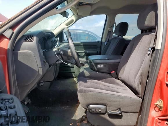 ✅ 2004 Dodge 2500 ST • VIN: 3D7KA28D94G177579 • Lot: 60476865. Wystawiony na Copart z przebiegiem 187 539 mil. Bezpłatny archiwum sprzedaży aukcyjnych z USA i szczegółowy raport historii pojazdu na DreamBid. Zdjęcie 7.