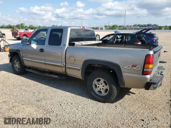 ✅ 2001 Chevrolet Silverado 1500 • VIN: 2GCEK19T611382334 • Лот: 58855725. Опубликован ранее на Copart с пробегом 263 550 миль. Бесплатный доступ к архиву аукционных продаж из США и подробный отчёт об истории автомобиля на DreamBid. Изображение 2.