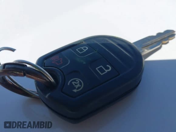 ✅ 2014 Ford F-250 XL • VIN: 1FT7W2BT9EEB59304 • Lot: 41979109. Listed on IAAI with 222,714 mi. Free auction sales archive from the USA and detailed vehicle history report at DreamBid. Image 11.