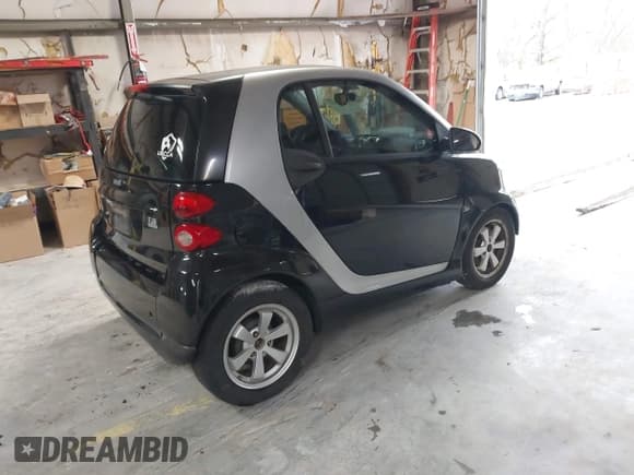 ✅ 2012 Smart fortwo Pure • VIN: WMEEJ3BA8CK539700 • Lot: 43775722. Wystawiony na IAAI z przebiegiem 150 528 mil. Bezpłatny archiwum sprzedaży aukcyjnych z USA i szczegółowy raport historii pojazdu na DreamBid. Zdjęcie 4.