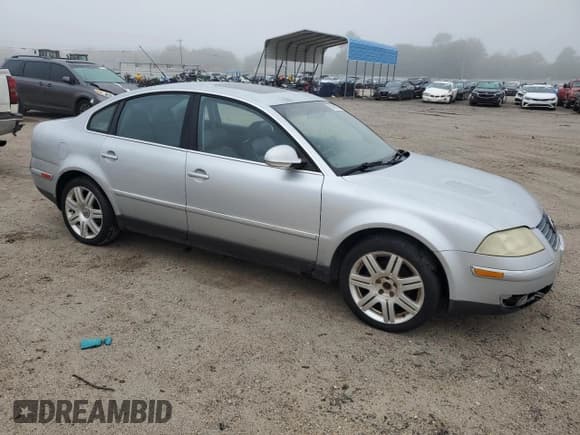 ✅ 2005 Volkswagen Passat GLS • VIN: WVWAD63B55E079331 • Lot: 67298135. Wystawiony na Copart z przebiegiem 187 514 mil. Bezpłatny archiwum sprzedaży aukcyjnych z USA i szczegółowy raport historii pojazdu na DreamBid. Zdjęcie 4.