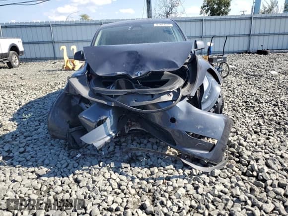 ✅ 2024 Tesla Model Y • VIN: 7SAYGDED3RF154933 • Lot: 81467235. Wystawiony na Copart z przebiegiem 13 849 mil. Bezpłatny archiwum sprzedaży aukcyjnych z USA i szczegółowy raport historii pojazdu na DreamBid. Zdjęcie 5.