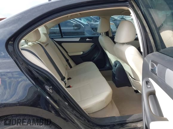 ✅ 2012 Volkswagen Jetta TDI • VIN: 3VWLL7AJ0CM332670 • Lot: 43580677. Listed on IAAI with 156,121 mi. Free auction sales archive from the USA and detailed vehicle history report at DreamBid. Image 8.