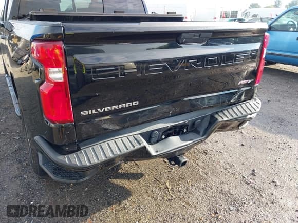 ✅ 2021 Chevrolet Silverado 1500 RST • VIN: 1GCUYEED1MZ130471 • Lot: 43109120. Wystawiony na IAAI z przebiegiem 80 336 mil. Bezpłatny archiwum sprzedaży aukcyjnych z USA i szczegółowy raport historii pojazdu na DreamBid. Zdjęcie 6.