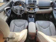 ✅ 2009 Toyota RAV4 Limited • VIN: 2T3BK31V99W010582 • Лот: 90638665. Опубликован ранее на Copart с пробегом 305 344 миль. Бесплатный доступ к архиву аукционных продаж из США и подробный отчёт об истории автомобиля на DreamBid. Изображение 8.