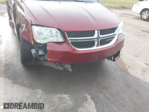 ✅ 2019 Dodge Grand Caravan SE • VIN: 2C4RDGBG3KR740438 • Lot: 43180789. Wystawiony na IAAI z przebiegiem 242 546 mil. Bezpłatny archiwum sprzedaży aukcyjnych z USA i szczegółowy raport historii pojazdu na DreamBid. Zdjęcie 18.