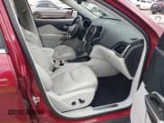 ✅ 2019 Jeep Cherokee Limited • VIN: 1C4PJLDN7KD164697 • Лот: 42937166. Опубликован ранее на IAAI с пробегом 126 090 миль. Бесплатный доступ к архиву аукционных продаж из США и подробный отчёт об истории автомобиля на DreamBid. Изображение 5.