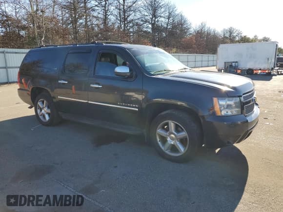 ✅ 2013 Chevrolet Suburban LTZ • VIN: 1GNSKKE78DR135515 • Lot: 80753554. Wystawiony na Copart z przebiegiem 231 158 mil. Bezpłatny archiwum sprzedaży aukcyjnych z USA i szczegółowy raport historii pojazdu na DreamBid. Zdjęcie 4.