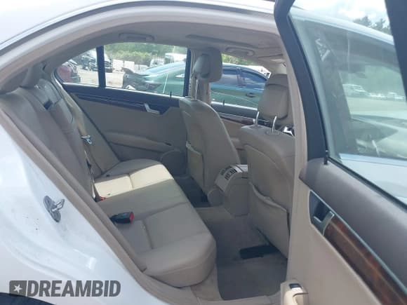 ✅ 2013 Mercedes-Benz C 300 Sport • VIN: WDDGF8AB7DR280115 • Lot: 42587180. Listed on IAAI with 120,832 mi. Free auction sales archive from the USA and detailed vehicle history report at DreamBid. Image 8.