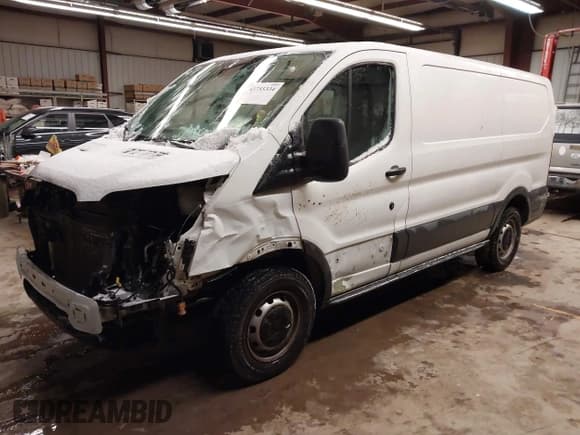 ✅ 2016 Ford Transit Cargo • VIN: 1FTYE1ZM6GKB14731 • Lot: 43755334. Wystawiony na IAAI z przebiegiem 192 501 mil. Bezpłatny archiwum sprzedaży aukcyjnych z USA i szczegółowy raport historii pojazdu na DreamBid. Zdjęcie 2.