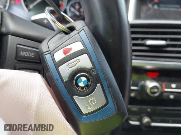 ✅ 2016 BMW X4 xDrive35i • VIN: 5UXXW5C59G0N91651 • Lot: 42516230. Wystawiony na IAAI z przebiegiem 115 016 mil. Bezpłatny archiwum sprzedaży aukcyjnych z USA i szczegółowy raport historii pojazdu na DreamBid. Zdjęcie 11.