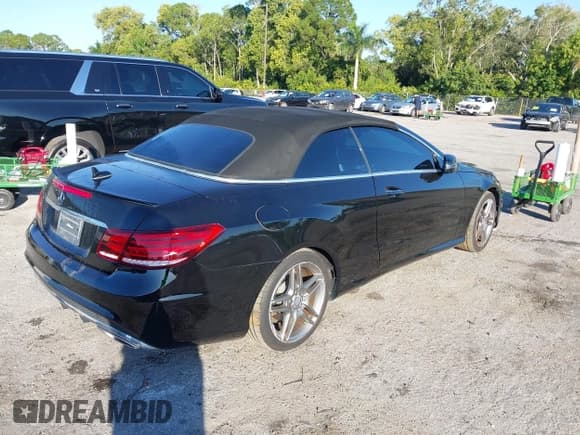 ✅ 2016 Mercedes-Benz E 400 • VIN: WDDKK6FF1GF331331 • Lot: 43702457. Listed on IAAI with 76,129 mi. Free auction sales archive from the USA and detailed vehicle history report at DreamBid. Image 4.