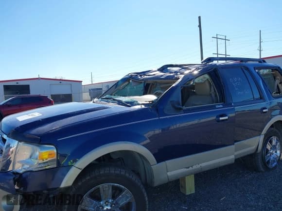 ✅ 2010 Ford Expedition Eddie Bauer • VIN: 1FMJU1H52AEA19552 • Lot: 43594251. Listed on IAAI with 121,352 mi. Free auction sales archive from the USA and detailed vehicle history report at DreamBid. Image 6.