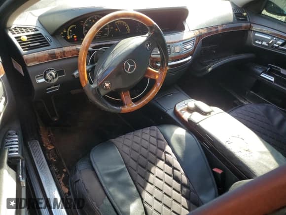 ✅ 2008 Mercedes-Benz S 550 • VIN: WDDNG71X28A231404 • Лот: 87369155. Опубликован ранее на Copart с пробегом 249 723 миль. Бесплатный доступ к архиву аукционных продаж из США и подробный отчёт об истории автомобиля на DreamBid. Изображение 8.