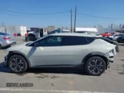 ✅ 2023 Kia EV6 Wind • VIN: KNDC3DLC7P5141582 • Лот: 42080782. Опубликован ранее на IAAI с пробегом 35 918 миль. Бесплатный доступ к архиву аукционных продаж из США и подробный отчёт об истории автомобиля на DreamBid. Изображение 15.