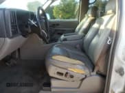 ✅ 2005 Chevrolet Suburban LT • VIN: 1GNEC16ZX5J126268 • Лот: 59576855. Опубликован ранее на Copart с пробегом 352 795 миль. Бесплатный доступ к архиву аукционных продаж из США и подробный отчёт об истории автомобиля на DreamBid. Изображение 7.