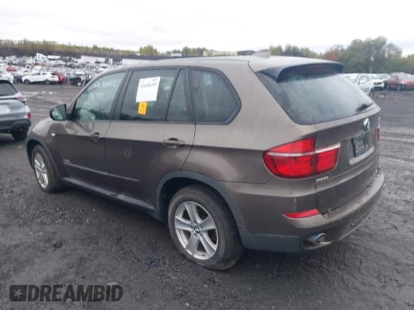 ✅ 2011 BMW X5 35d • VIN: 5UXZW0C53BL657758 • Lot: 43450199. Wystawiony na IAAI z przebiegiem 176 070 mil. Bezpłatny archiwum sprzedaży aukcyjnych z USA i szczegółowy raport historii pojazdu na DreamBid. Zdjęcie 3.