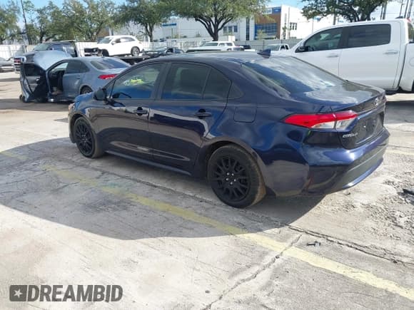 ✅ 2020 Toyota Corolla LE • VIN: JTDEPRAE5LJ018542 • Lot: 43633316. Listed on IAAI with 203,407 mi. Free auction sales archive from the USA and detailed vehicle history report at DreamBid. Image 3.